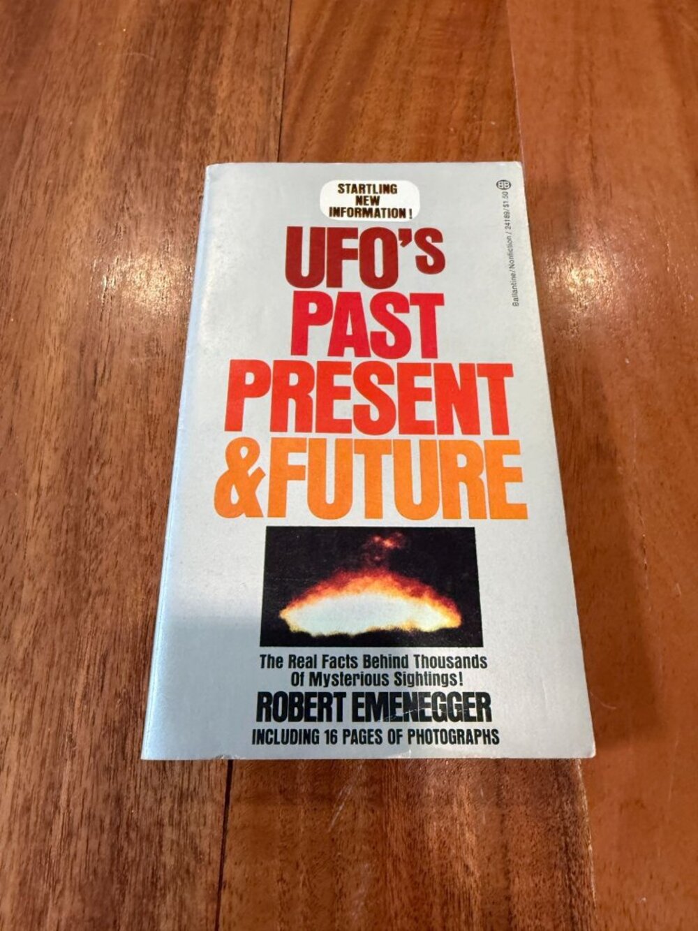 UFO's Past Present and Future Robert Emenegger 1974 First Printing Paperback